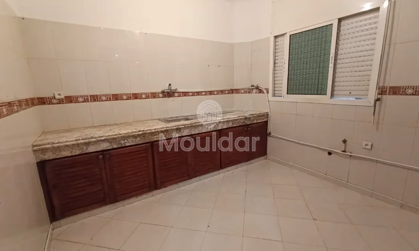 Appartement à louer avec balcon au premier étage