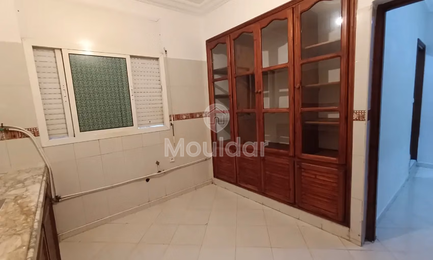 Appartement à louer avec balcon au premier étage