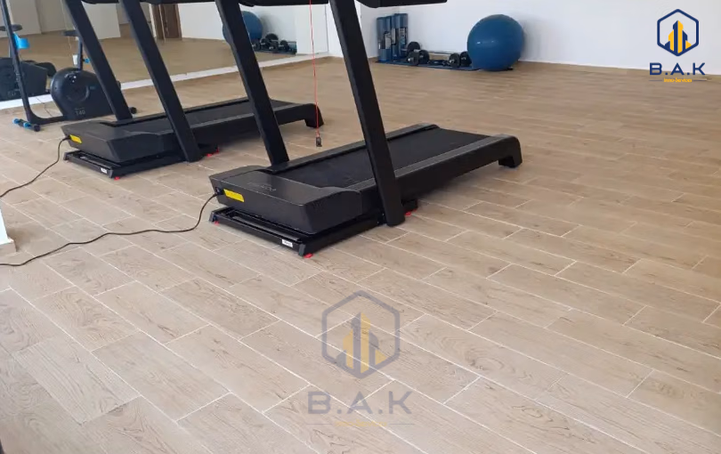 شقة للإيجار مع شرفة في الطابق الثالث شقة للإيجار مع شرفة في الطابق الثالث