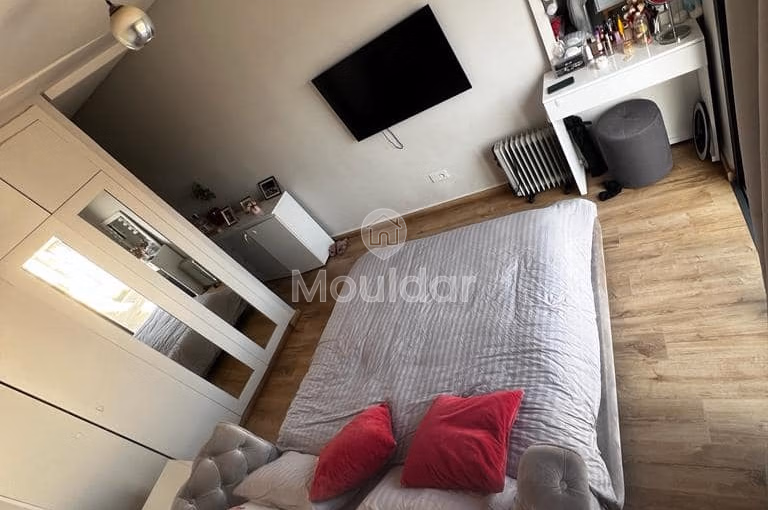 ستوديو للشراء مع تراس في الطابق الأرضي