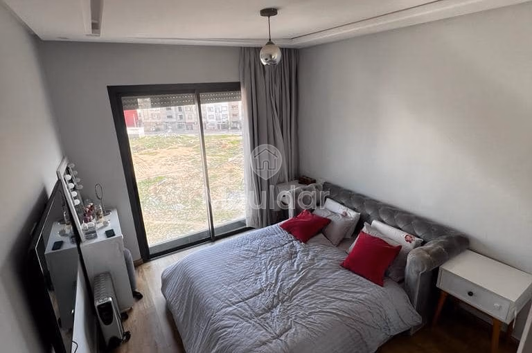 ستوديو للشراء مع تراس في الطابق الأرضي