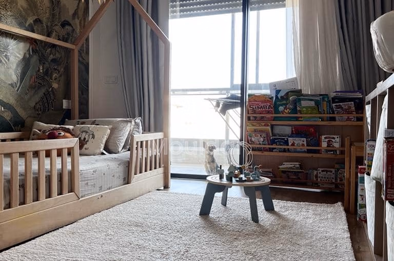 ستوديو للشراء مع تراس في الطابق الأرضي