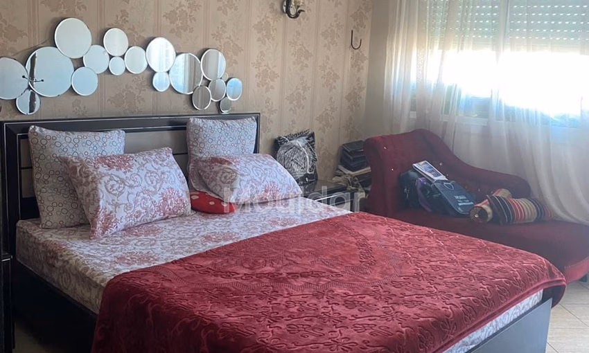 شقة للشراء مع شرفة في الطابق الخامس