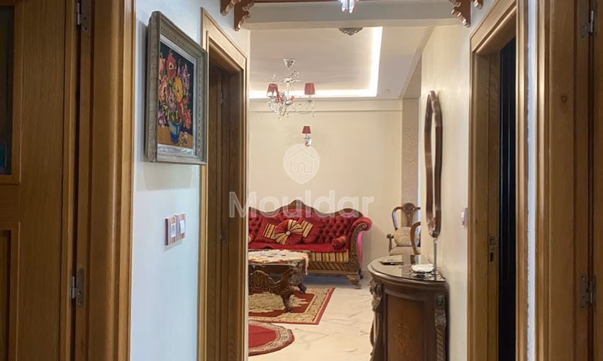 شقة للشراء مع شرفة في الطابق الخامس