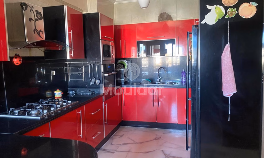 شقة للشراء مع شرفة في الطابق الخامس