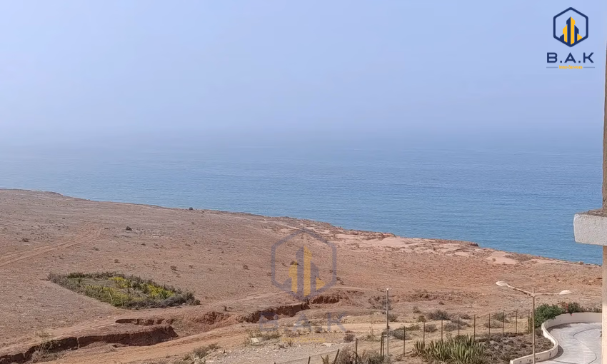 شقة للإيجار مع مسبح في الطابق الثالث