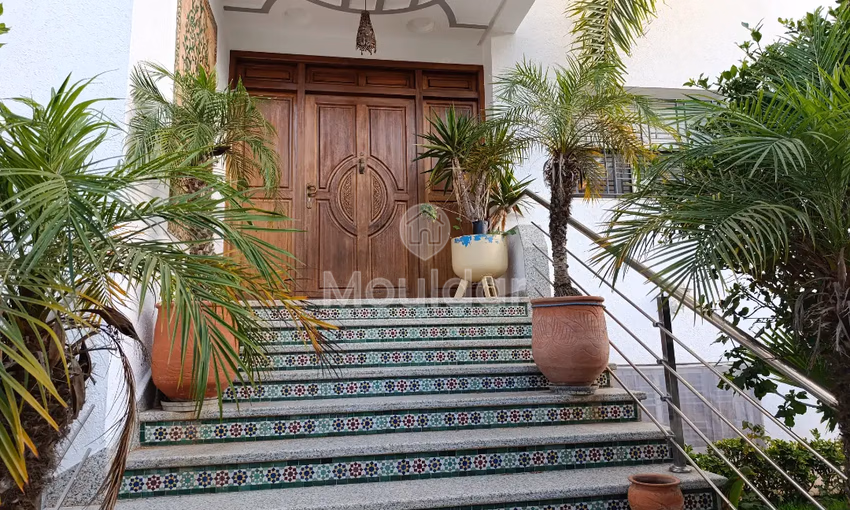 فيلا للشراء مع تراس