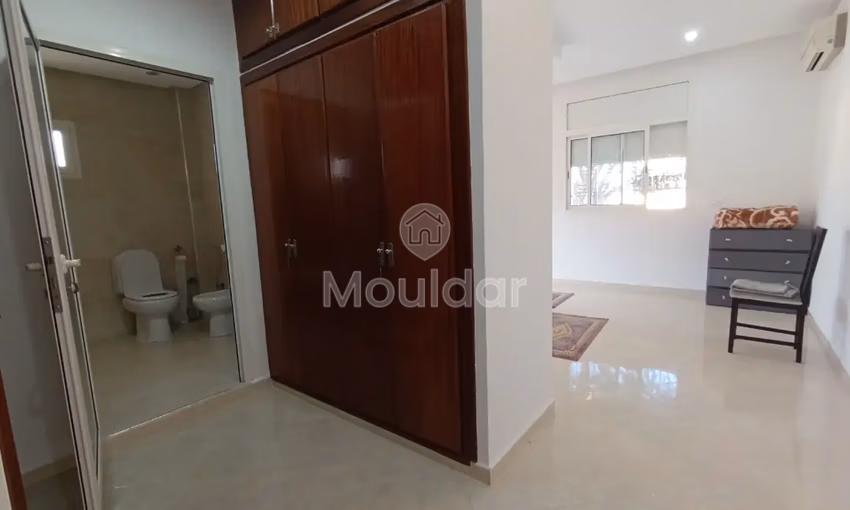 فيلا للشراء مع تراس