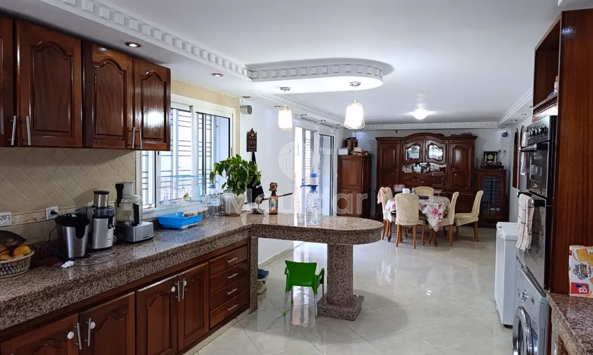 فيلا للشراء مع تراس