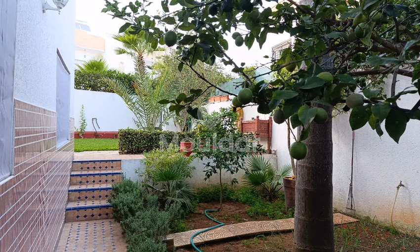 فيلا للشراء مع تراس