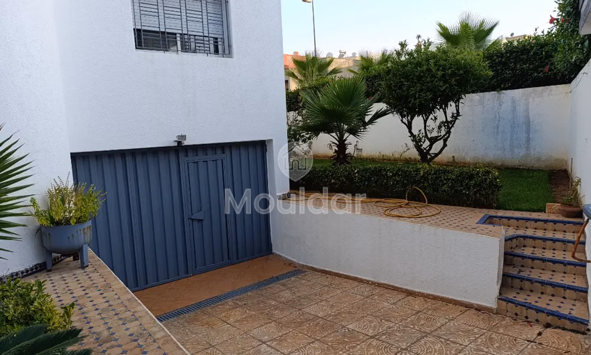 فيلا للشراء مع تراس