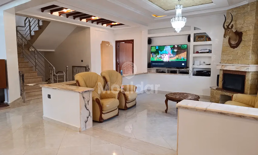 فيلا للشراء مع تراس