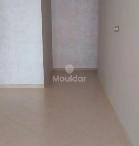 شقة للإيجار مع تراس في الطابق الثالث شقة للإيجار مع تراس في الطابق الثالث