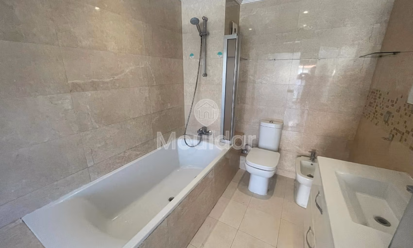 Appartement à louer - Triangle d'Or, Casablanca, 3 chambres, 197 m²