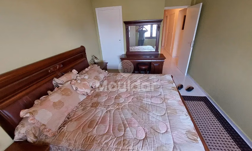 شقة للإيجار مع شرفة