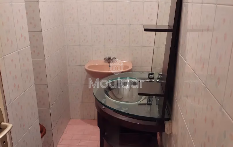 شقة للإيجار مع شرفة