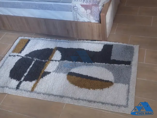 Studio à louer avec balcon au cinquième étage