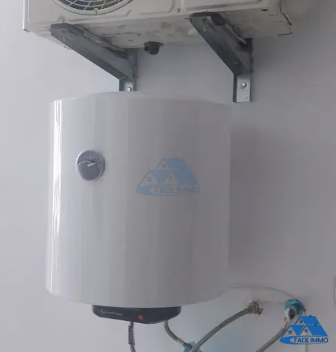 Studio à louer avec balcon au cinquième étage