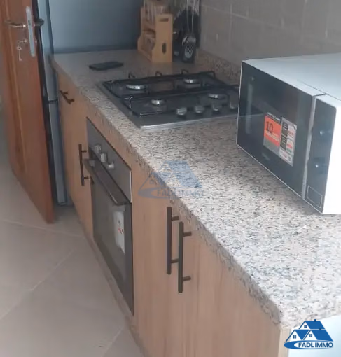 Studio à louer avec balcon au cinquième étage