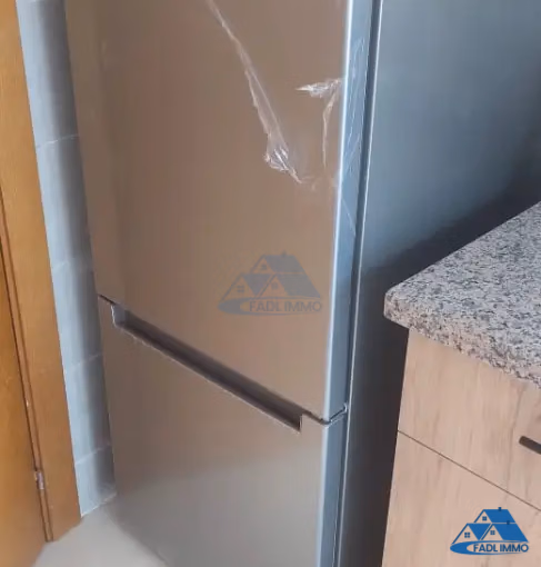 Studio à louer avec balcon au cinquième étage