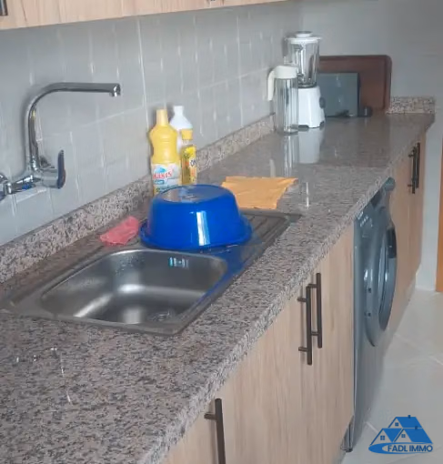 Studio à louer avec balcon au cinquième étage