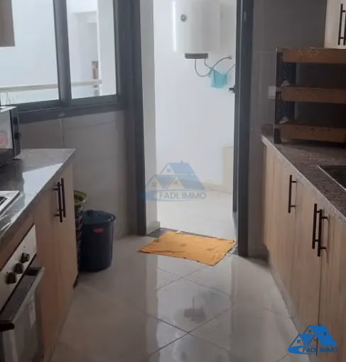 Studio à louer avec balcon au cinquième étage