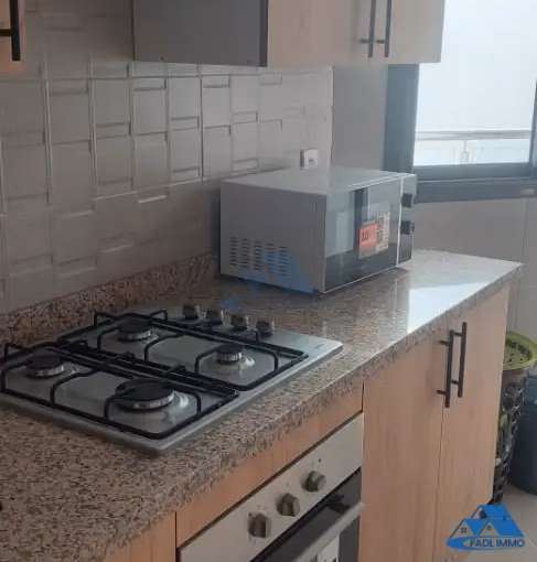 Studio à louer avec balcon au cinquième étage