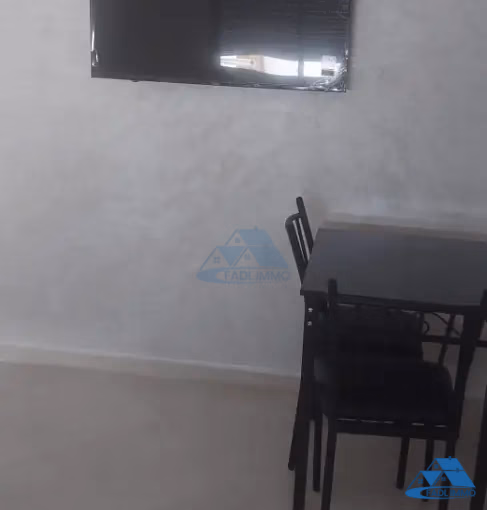 Studio à louer avec balcon au cinquième étage