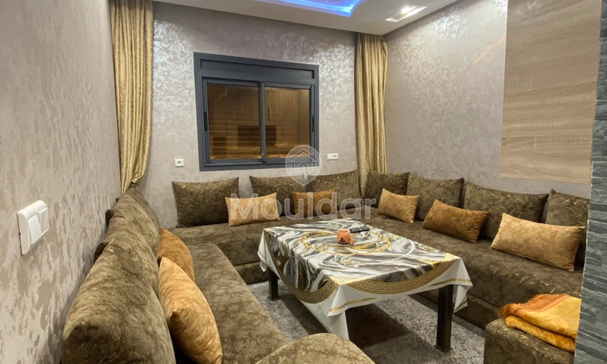 ستوديو للإيجار في الطابق الأرضي ستوديو للإيجار في الطابق الأرضي