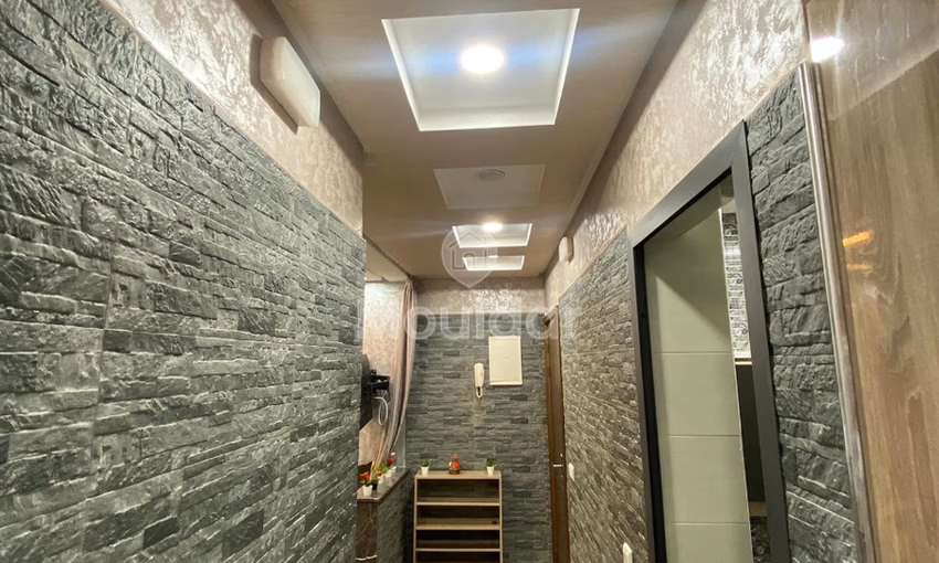 ستوديو للإيجار في الطابق الأرضي ستوديو للإيجار في الطابق الأرضي