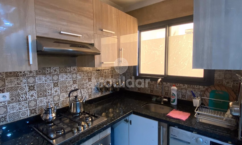 ستوديو للإيجار في الطابق الأرضي ستوديو للإيجار في الطابق الأرضي