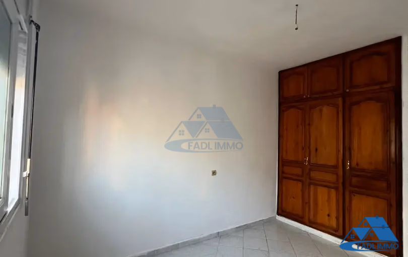 شقة للبيع في الطابق الثالث شقة للبيع في الطابق الثالث