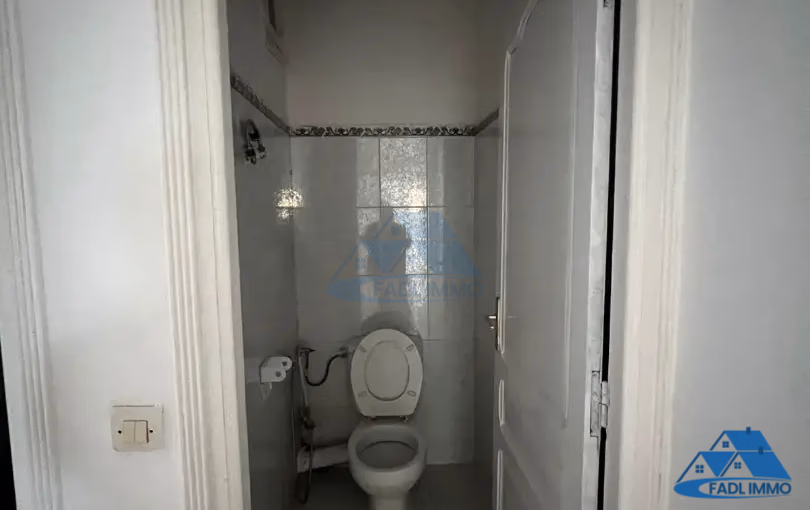 شقة للبيع في الطابق الثالث شقة للبيع في الطابق الثالث