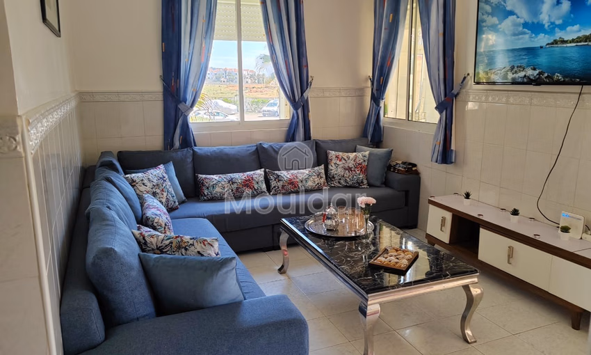 شقة للإيجار مع مسبح في الطابق الأرضي