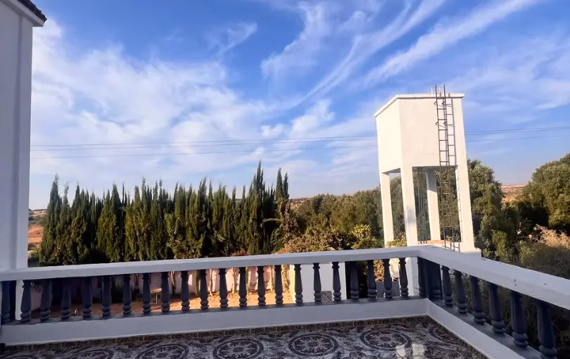 Villa for sale in Idaouguerd with pool - 4 bedrooms, 900 m².