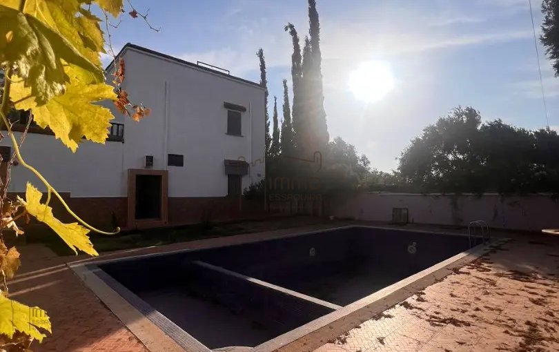 Villa for sale in Idaouguerd with pool - 4 bedrooms, 900 m².