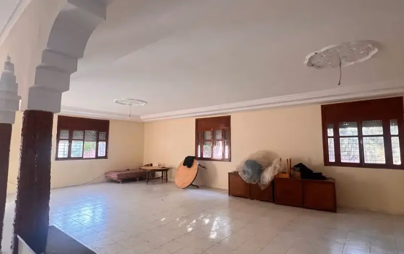 Villa for sale in Idaouguerd with pool - 4 bedrooms, 900 m².