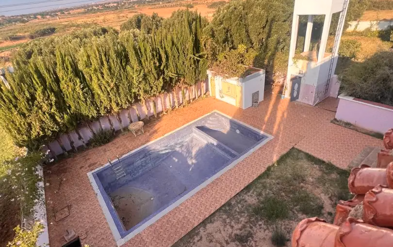 Villa for sale in Idaouguerd with pool - 4 bedrooms, 900 m².