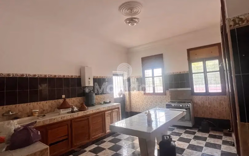 Villa à vendre à idaouguerd avec piscine - 4 chambres, 900 m². Villa à vendre à idaouguerd avec piscine - 4 chambres, 900 m².