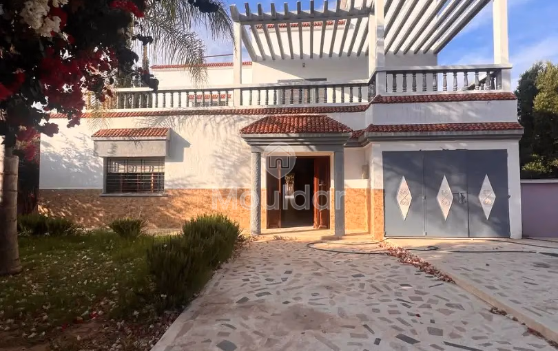 Villa à vendre à idaouguerd avec piscine - 4 chambres, 900 m². Villa à vendre à idaouguerd avec piscine - 4 chambres, 900 m².