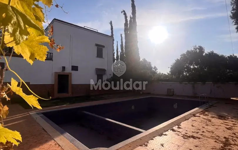 Villa à vendre à idaouguerd avec piscine - 4 chambres, 900 m².