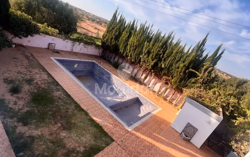 Villa à vendre à idaouguerd avec piscine - 4 chambres, 900 m². Villa à vendre à idaouguerd avec piscine - 4 chambres, 900 m².