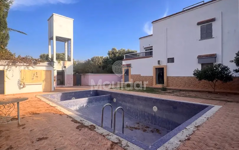 Villa à vendre à idaouguerd avec piscine - 4 chambres, 900 m². Villa à vendre à idaouguerd avec piscine - 4 chambres, 900 m².