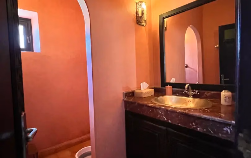 فيلا للبيع مع مسبح فيلا للبيع مع مسبح