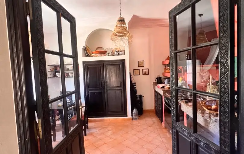 فيلا للبيع مع مسبح فيلا للبيع مع مسبح