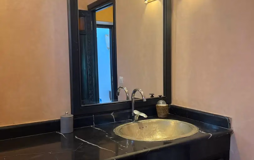 فيلا للبيع مع مسبح فيلا للبيع مع مسبح