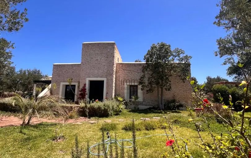 Villa for sale with swimming pool - view 2