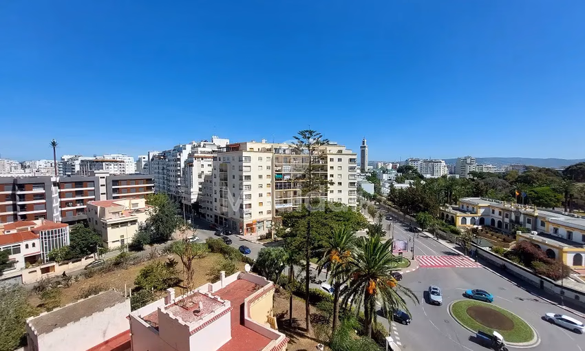 شقة للإيجار مع شرفة في الطابق الأرضي