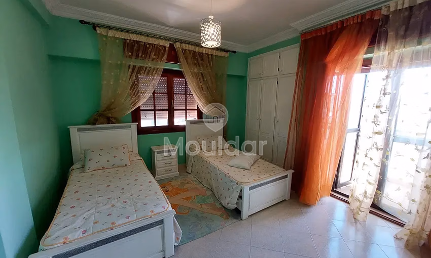 شقة للإيجار مع شرفة في الطابق الأرضي