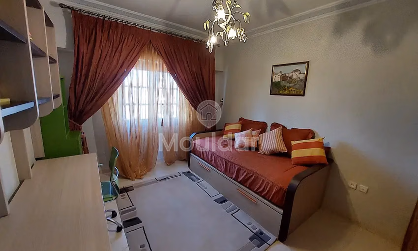 شقة للإيجار مع شرفة في الطابق الأرضي